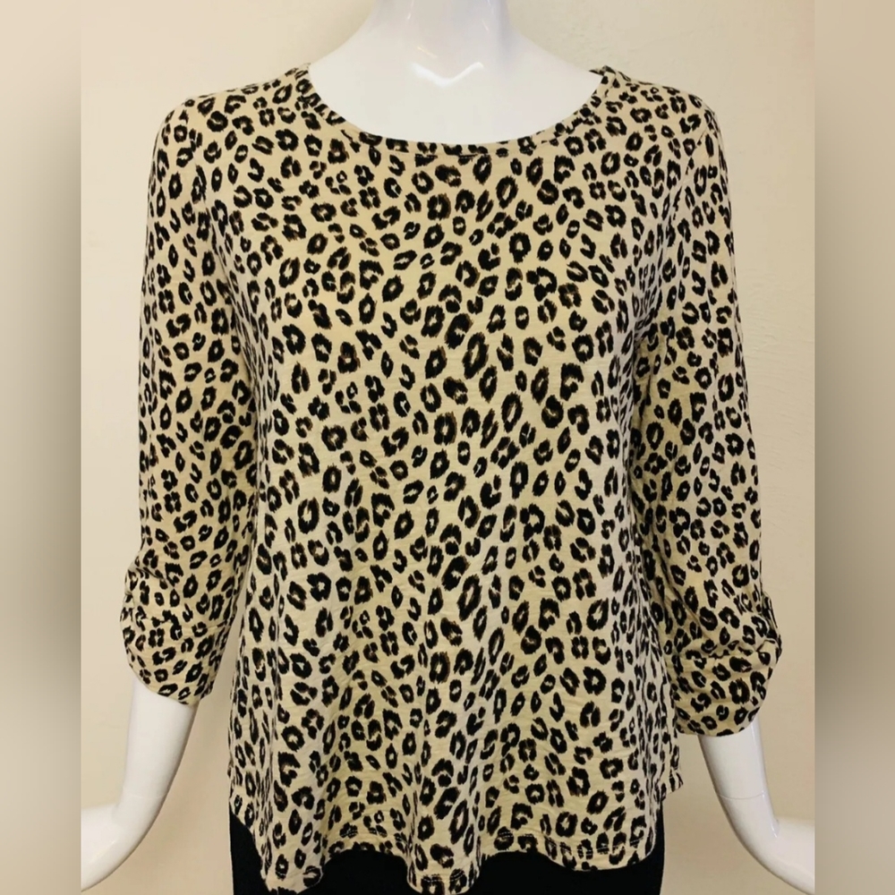 Sz 3 (XL) Chico's Classic Leopard Cotton Modal 3/4 Roll Tab Sleeve Top Pristine
